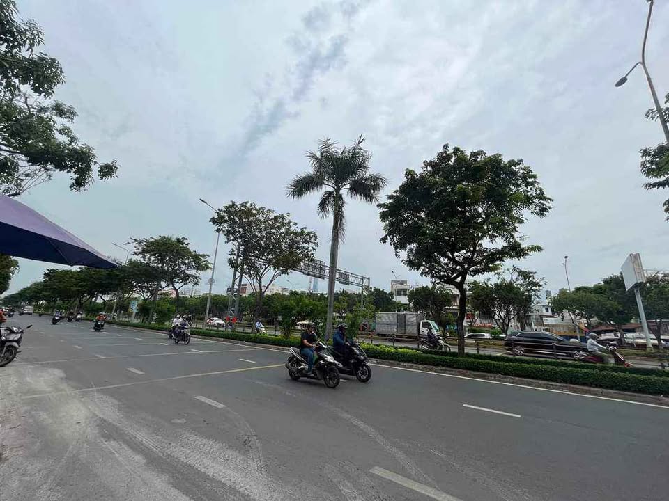 Nhà sân vườn 99m² 2 tầng, 6 phòng trọ, Bình Thạnh - Chỉ 4 tỷ, doanh thu 20tr/tháng