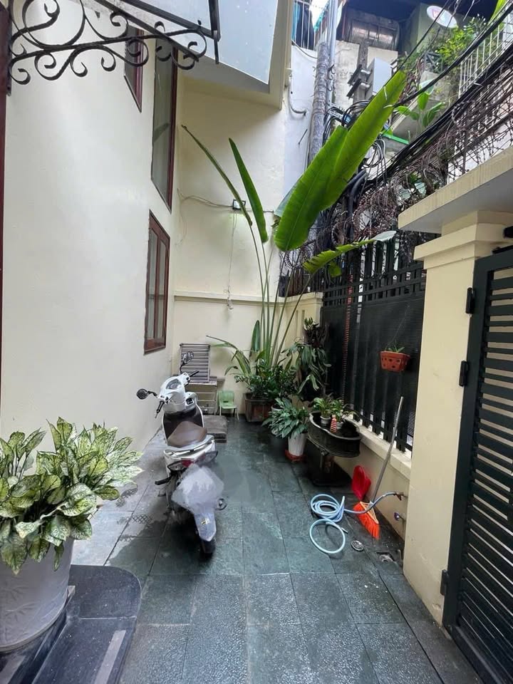 Cho thuê nhà nguyên căn Đống Đa 60m² x 5 tầng, gần Hồ Ba Mẫu