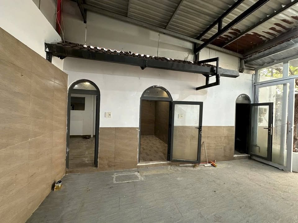 Nhà Cấp 4 160m² 6PN MT Đường 6m, Quận 12 - Giá 12 Triệu/tháng