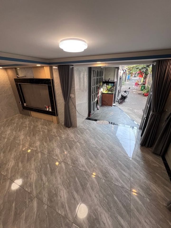 Nhà 1 Trệt 2 Lầu - Đoàn Giỏi, Tân Phú - 6.4 Tỷ, Sổ Hồng Hoàn Công