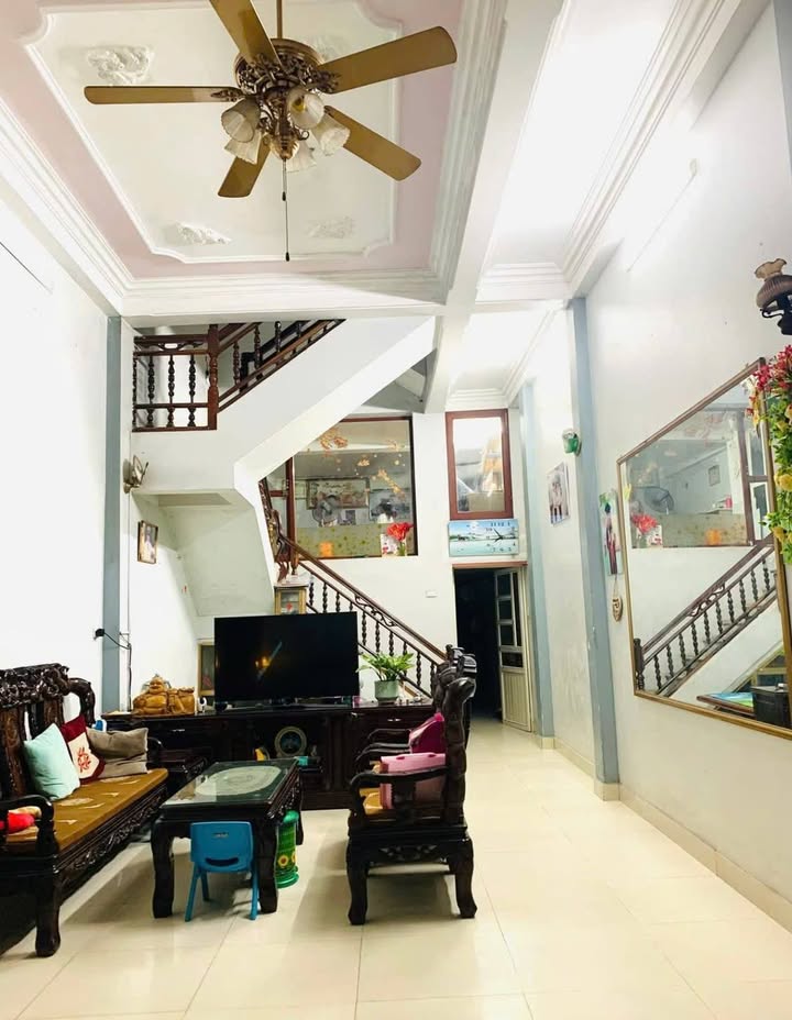 Nhà 3 Tầng Mặt Đường Đội Cung, TP Thanh Hóa - Kinh doanh sầm uất, 68.8m²