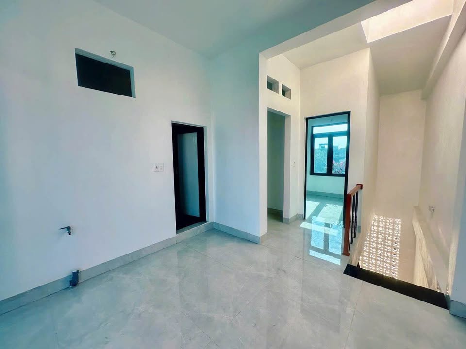 Nhà 3 Tầng Phường Đông Hương - 58.6m² - Ô tô vào nhà - 3.6 Tỷ