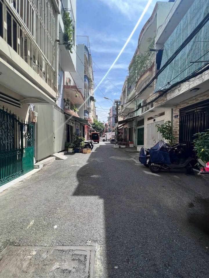 Nhà 1 Trệt 2 Lầu Đường Số Q4 - 24m² Sổ Hồng, Giá 7.5 Tỷ