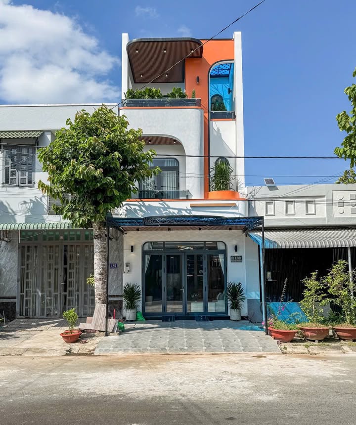 Nhà Phố 3 Tầng KDC Hồng Loan, Cần Thơ - 85m², Full Nội Thất Cao Cấp