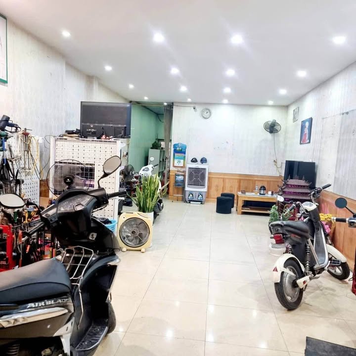 Nhà Mặt Tiền Đình Đông, Ngô Quyền - 120m², 13 Tỷ, Kinh Doanh Sầm Uất