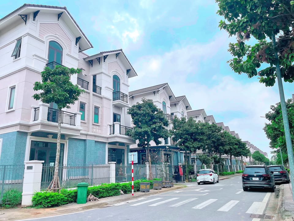 Biệt thự song lập Centa City Từ Sơn 135m² - Sổ hồng lâu dài, giá 9.x tỷ