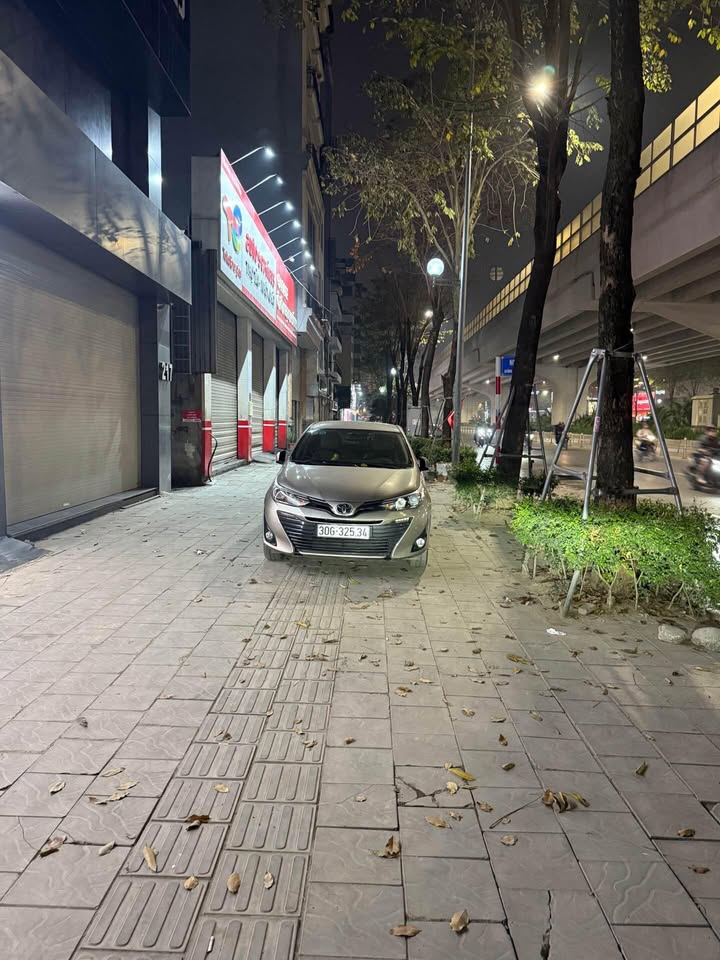 Mặt phố Phạm Văn Đồng - Kinh doanh đắc lợi 95m² - 31.6 tỷ