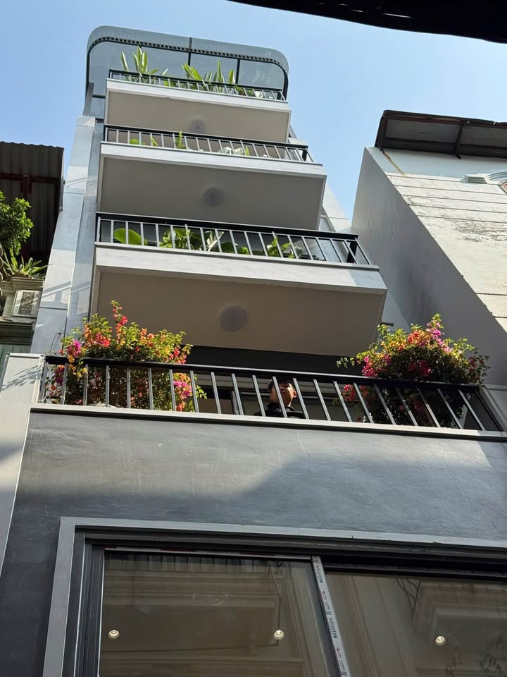 Nhà Phố Bồ Đề Long Biên 43m² 6 Tầng Thang Máy - 14 Tỷ