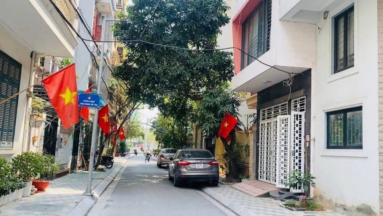 Nhà Phân Lô Cầu Giấy 45m² - Vỉa Hè, Oto Tránh, 5 Tầng - 16 Tỷ