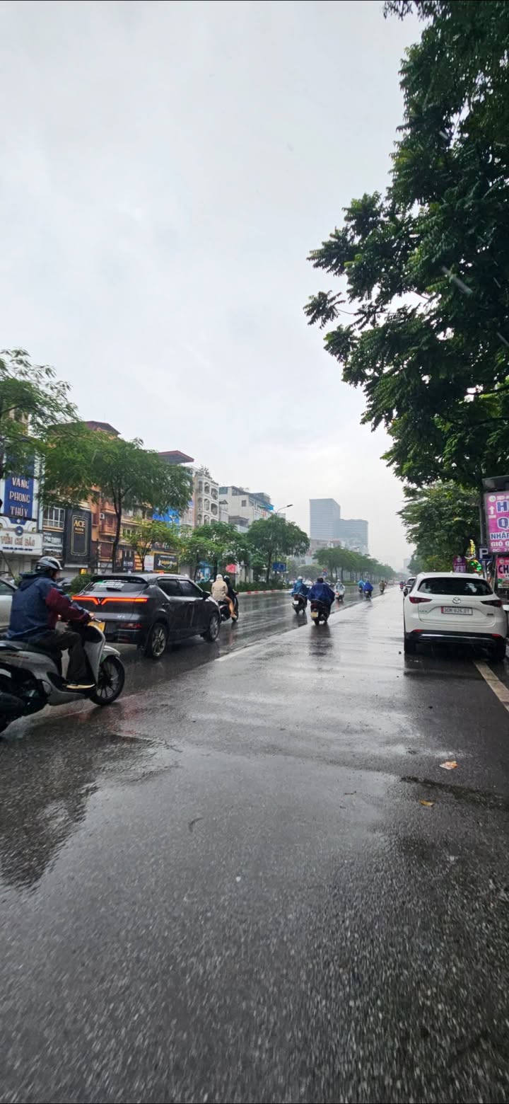 Nhà Phố Ô Chợ Dừa 40m² - 9PN, 2 Mặt Ngõ, 10.3 Tỷ Bán Gấp