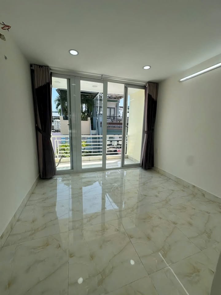 Nhà 4 Lầu Sổ Hồng Riêng - Nguyễn Văn Cừ, Q.5 - 7.45 Tỷ