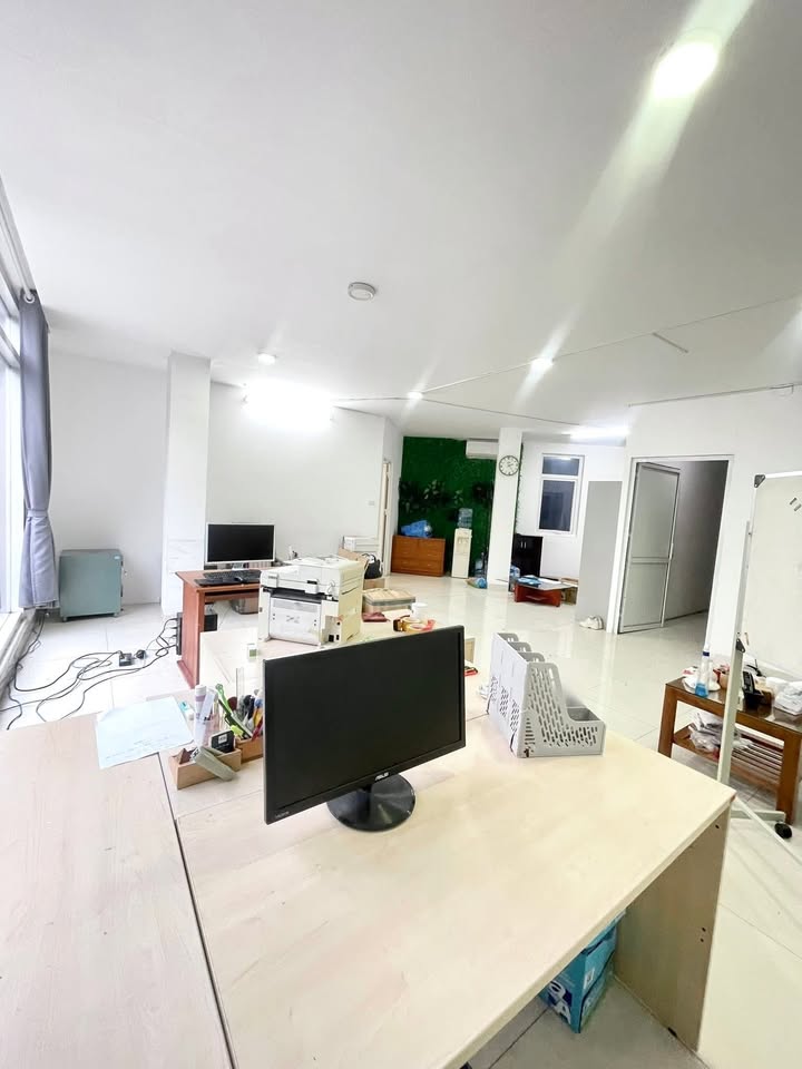 Văn Phòng Chuyên Nghiệp 45m² Đường Thành Thái, Cầu Giấy - 8.2 Triệu/Tháng