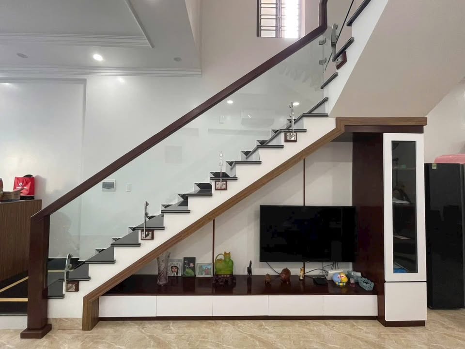 Nhà 4 Tầng KĐT Hồng Quang, Hải Dương - 67.5m², Sổ Đỏ Chính Chủ, Giá 6.1 Tỷ