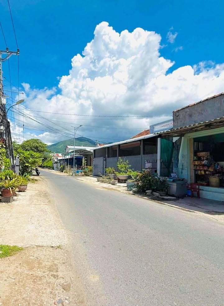 Đất nền 169m² mặt tiền 8m Trục Chính Ninh Mã, Vạn Thọ - Giá 2.1 tỷ