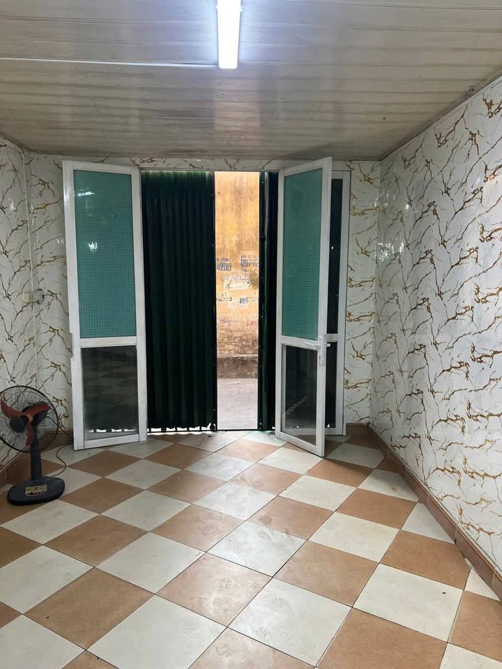 Cho thuê nhà Mặt ngõ 279 Đội Cấn, Ba Đình - 40m² Kinh doanh/Ở lý tưởng