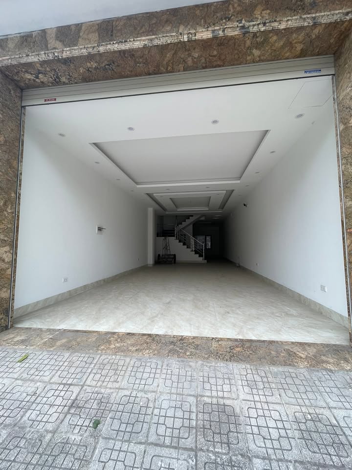 Cho thuê nhà nguyên căn 360m² mặt tiền Lê Trọng Tấn, Hà Đông - Kinh doanh đắc lợi!