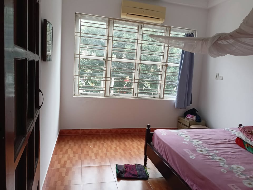 Cho thuê nhà nguyên căn 3 tầng, ô tô tránh, 11 triệu/tháng - Thanh Xuân