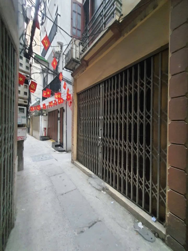 Nhà 4 Tầng Ngõ 6x Cầu Giấy - 144m² - 5PN - Giá 13 Triệu/Tháng