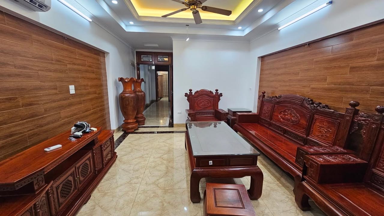 Nhà 5 tầng Nhật Chiêu Tây Hồ 58m² - Sổ vuông, gần Hồ Tây 10m