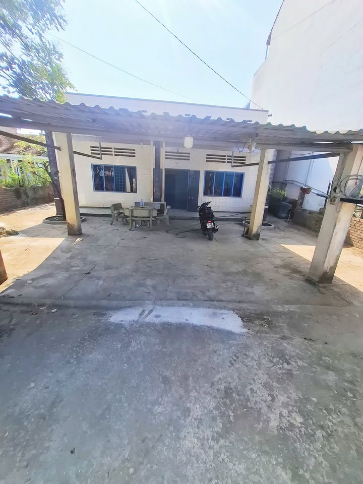 Nhà Sân Vườn 400m² Phường Bửu Hòa, Biên Hòa - Giá 6 Triệu/Tháng