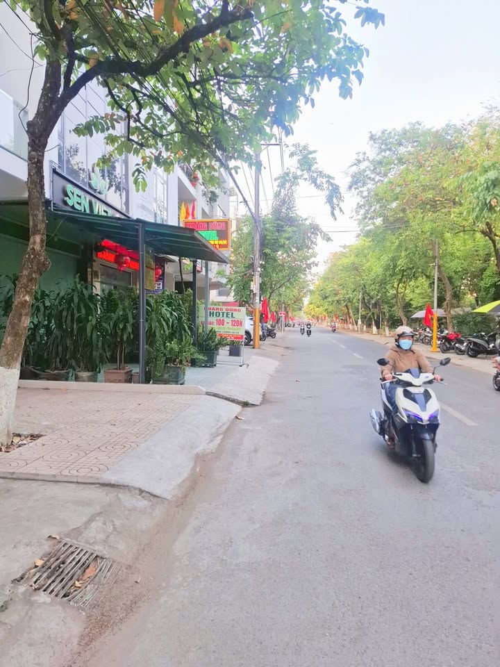 Nhà Nguyên Căn 4PN Kinh Doanh Mặt Tiền Bửu Hòa, Biên Hòa - 10 Triệu/Tháng