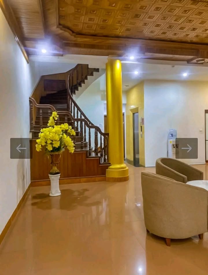 Bán Gấp Khách Sạn Hồ Tây 212m² 5 Tầng - Kinh Doanh Dòng Tiền Tốt