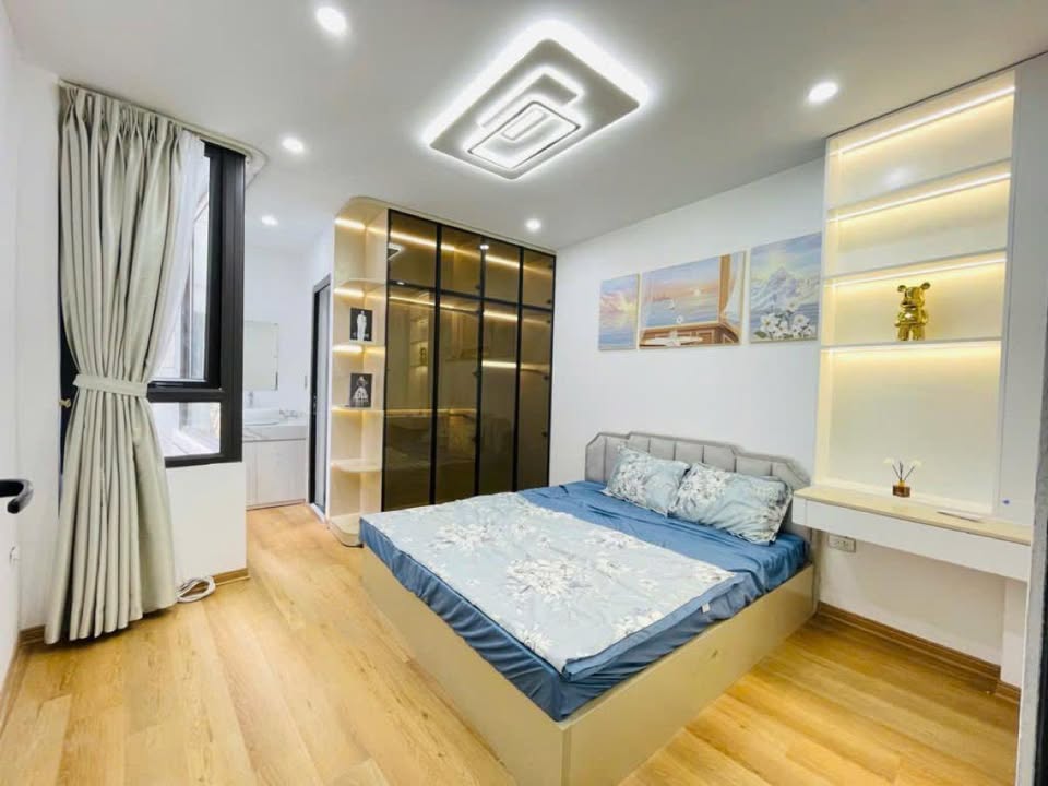 Nhà Bằng Liệt Hoàng Mai 35m² x 5 Tầng - Sân Riêng 36.8m² - Giá 7 Tỷ