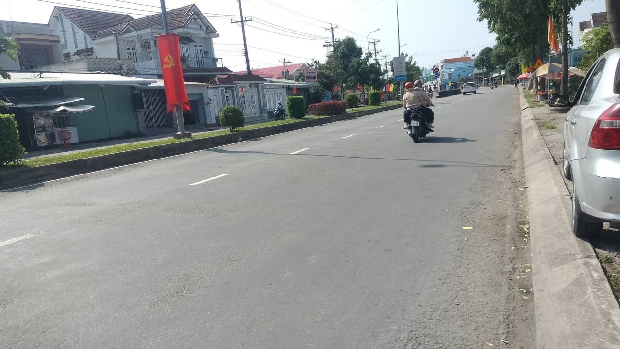 Nhà Mặt Tiền Kinh Doanh Đường 827A, Tân Phú - 180m², Giá 4.5 Tỷ