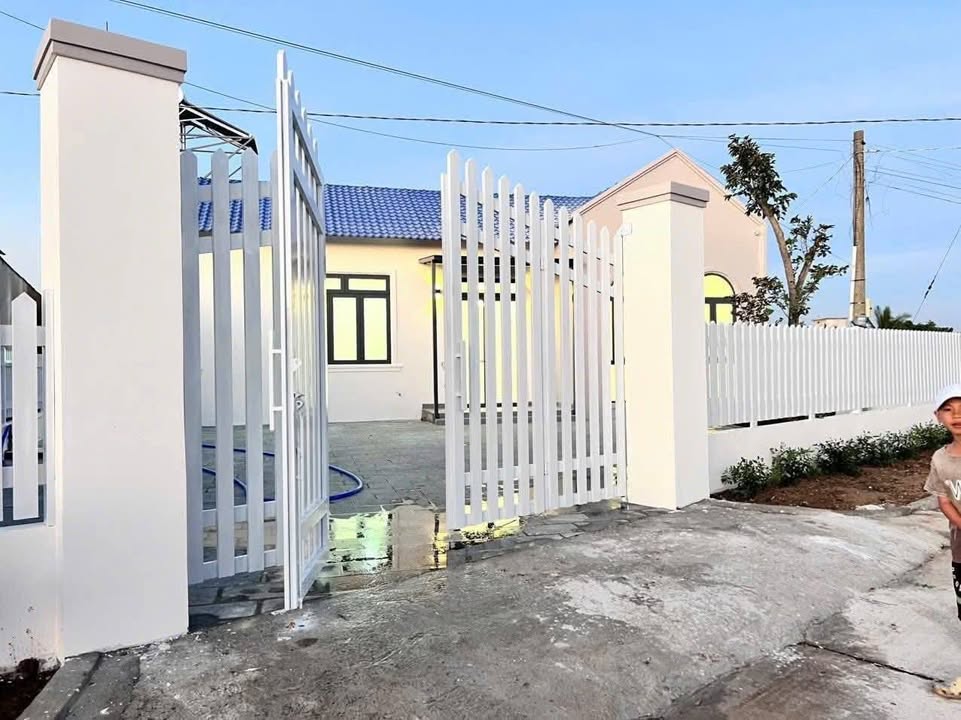 Nhà Đức Trọng 300m² - Chính chủ giảm sốc 200 triệu, ô tô vào nhà