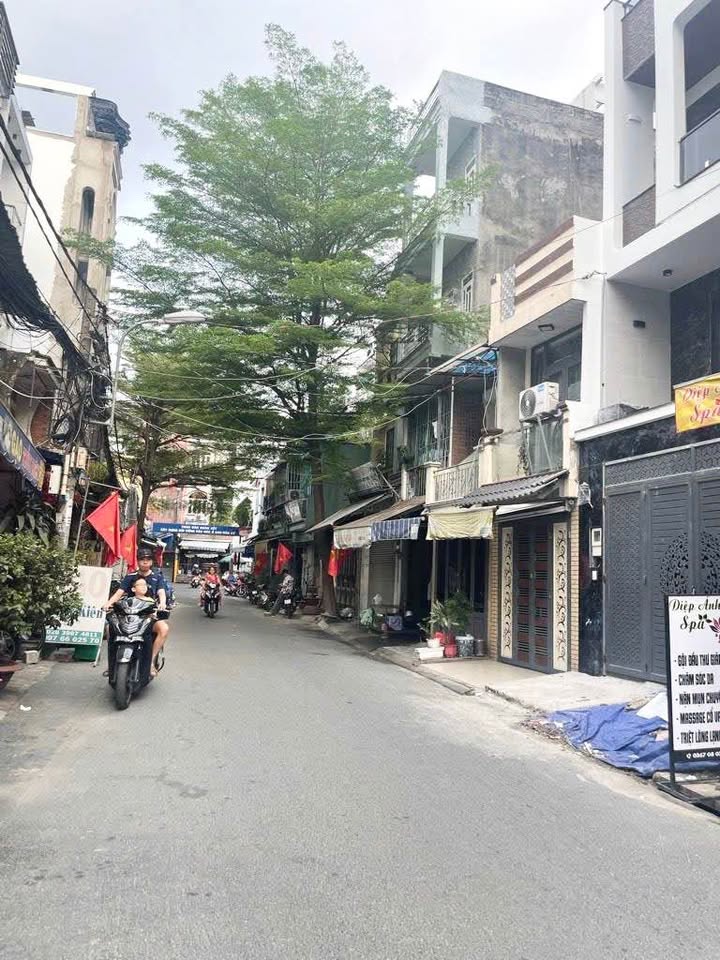 Nhà Hẻm 12m Phan Huy Ích, Gò Vấp - 92m² Kinh Doanh Sầm Uất, Giá 9.8 Tỷ