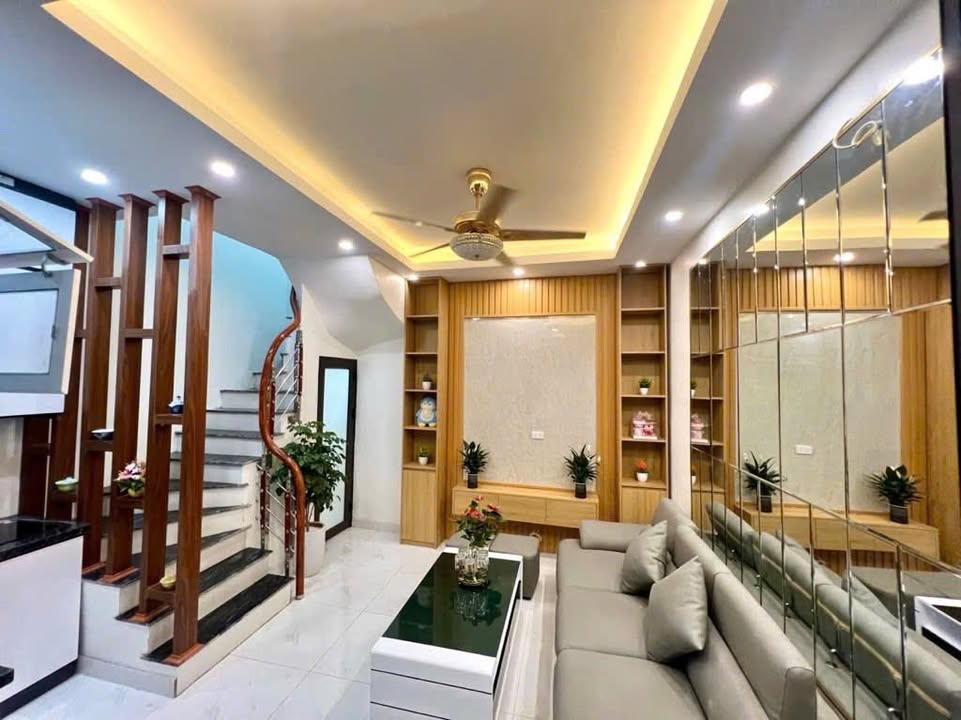 Nhà Tôn Đức Thắng 24m² 5 Tầng - Sổ Vuông Hơn 6 Tỷ