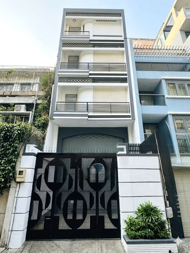 Nhà Mặt Tiền Lê Văn Sỹ, Phú Nhuận - 104m², Thang Máy, Giá 33 Tỷ