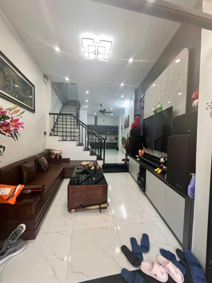 Nhà 3 Tầng Mặt Tiền 22m Lê Dụ Tông, Thanh Hóa - View Công Viên 63m²