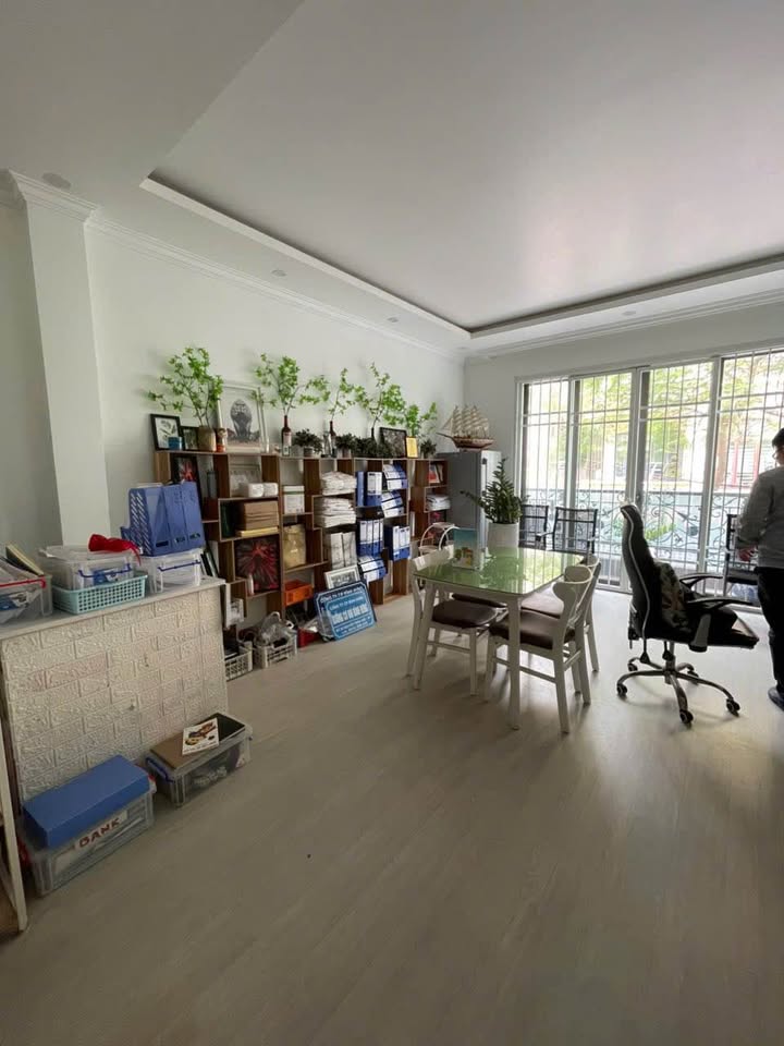 Cho thuê nhà mặt đường Tam Bạc, Hải Phòng - 6 tầng, 300m², có thang máy