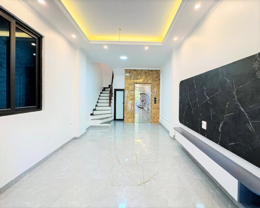 Nhà Phố Kim Mã 6 Tầng Thang Máy 30m² - Giá 10 Tỷ (Thương Lượng)