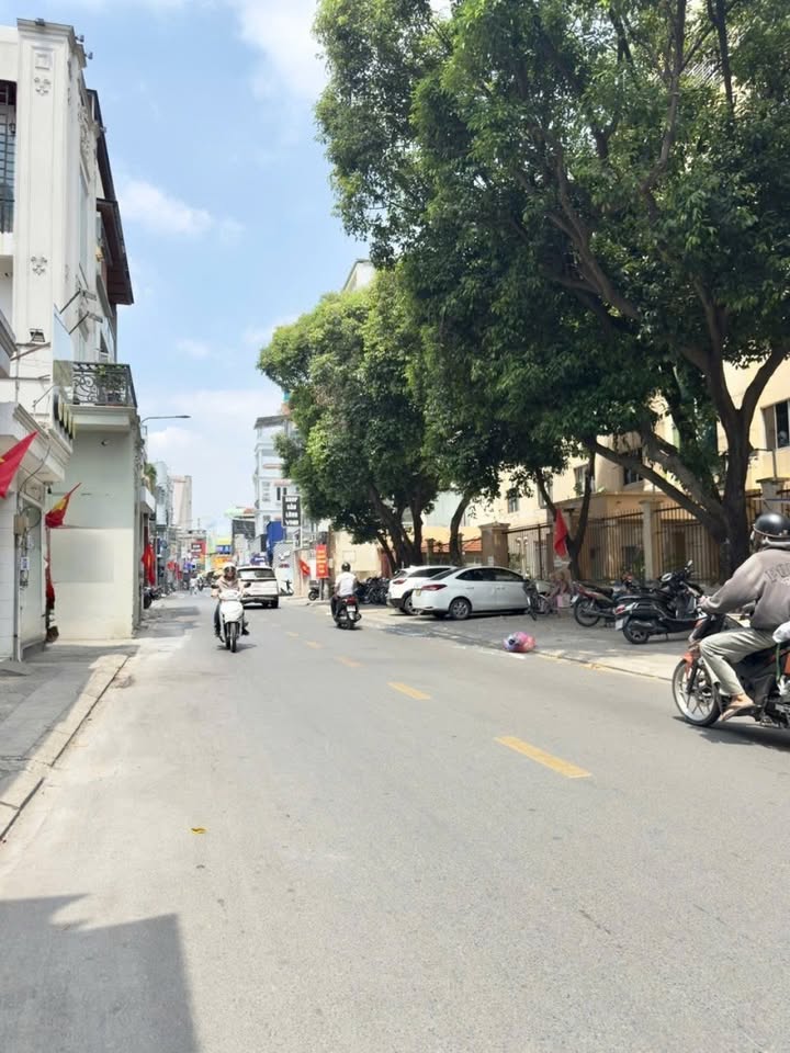 Nhà Hẻm Nguyễn Trọng Tuyển, Tân Bình 92m² - Giá Tốt, Sẵn Ở Ngay