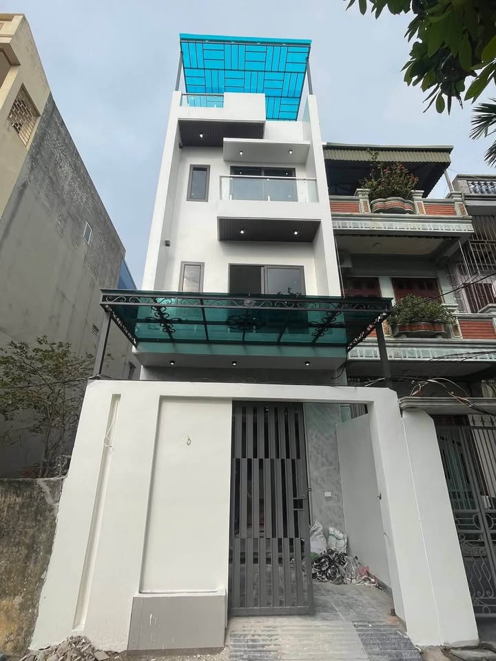 Nhà 4 Tầng Giải Phóng, Nam Định - 55.8m² - Ô tô Đỗ Cửa - 3.85 Tỷ