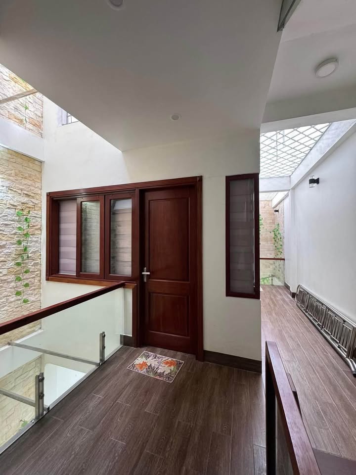 Cho thuê nhà 4 tầng có thang máy mặt tiền Xuân Thủy, Nam Định - 20 triệu/tháng