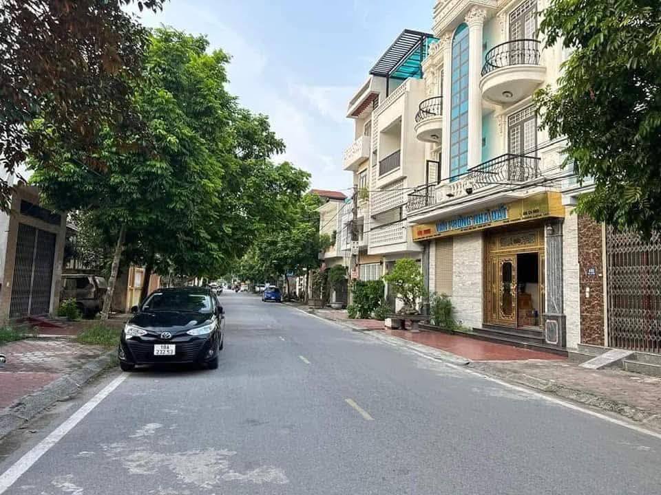 Đất Mặt Đường Kênh, Nam Định - 162m² - 10.5 Tỷ - Vượng Khí