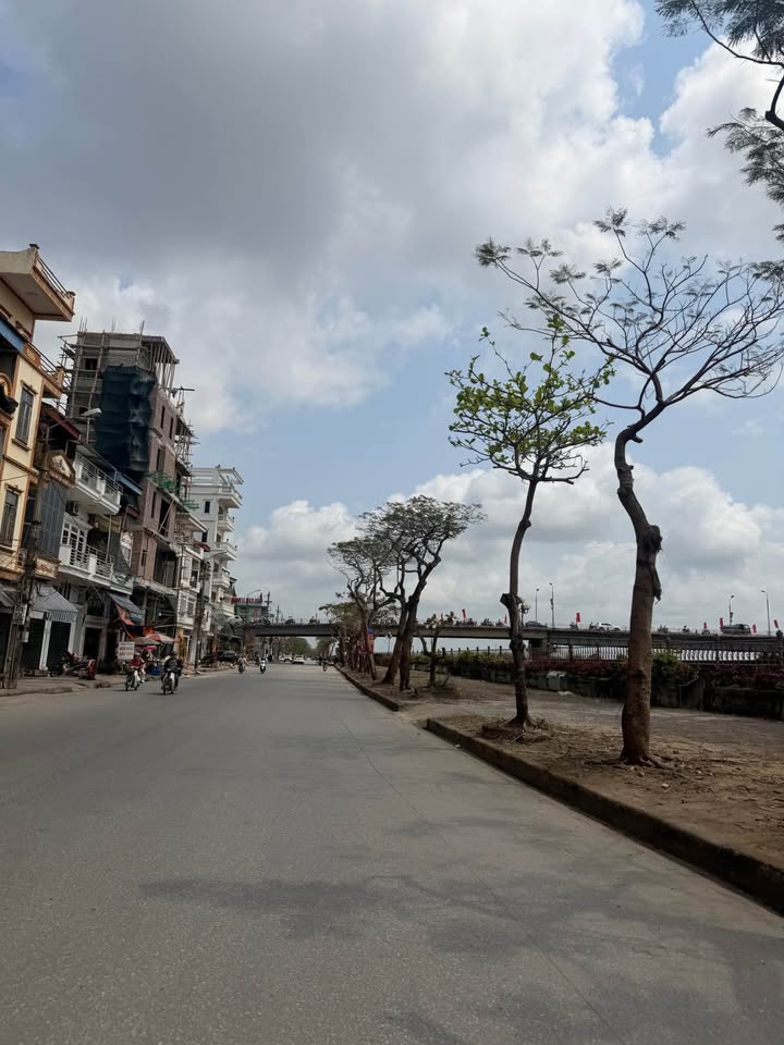 Bán nhà 32m² Trần Nhân Tông, Nam Định - Sẵn Sàng Dọn Vào Ở