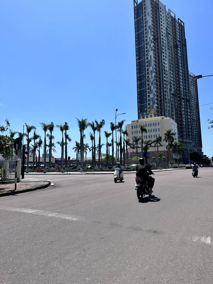 Nhà Phố 80m² Diên Hồng, Quy Nhơn - Ô tô vào nhà, Sổ đỏ chính chủ