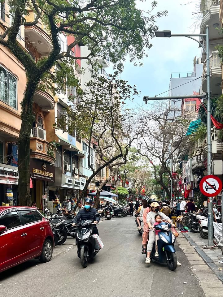 Bán gấp nhà tập thể 70m² Phố Cổ, Hà Nội - Dòng tiền 30 triệu/tháng