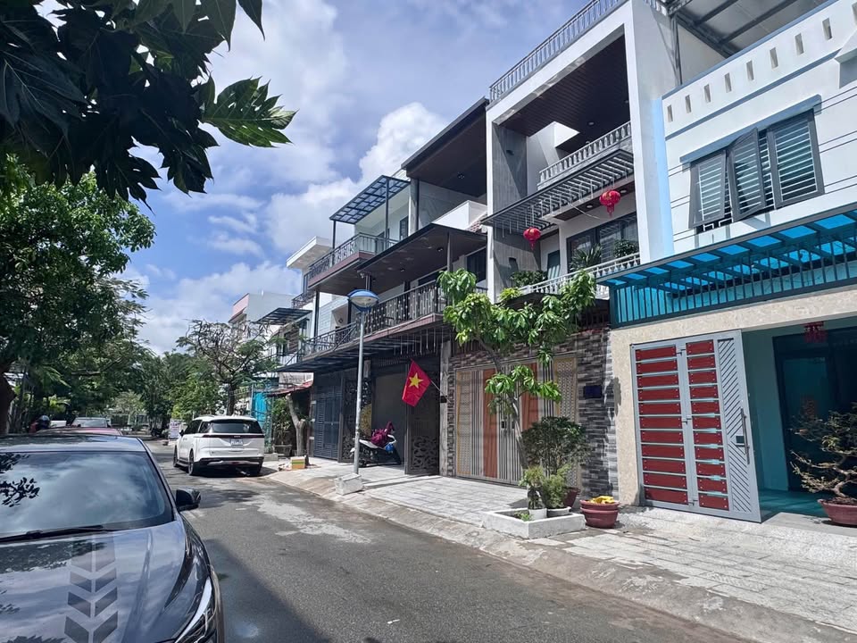 Nhà 3 Tầng KĐT Phước Long A, Nha Trang - 97m², 4PN, Full Nội Thất