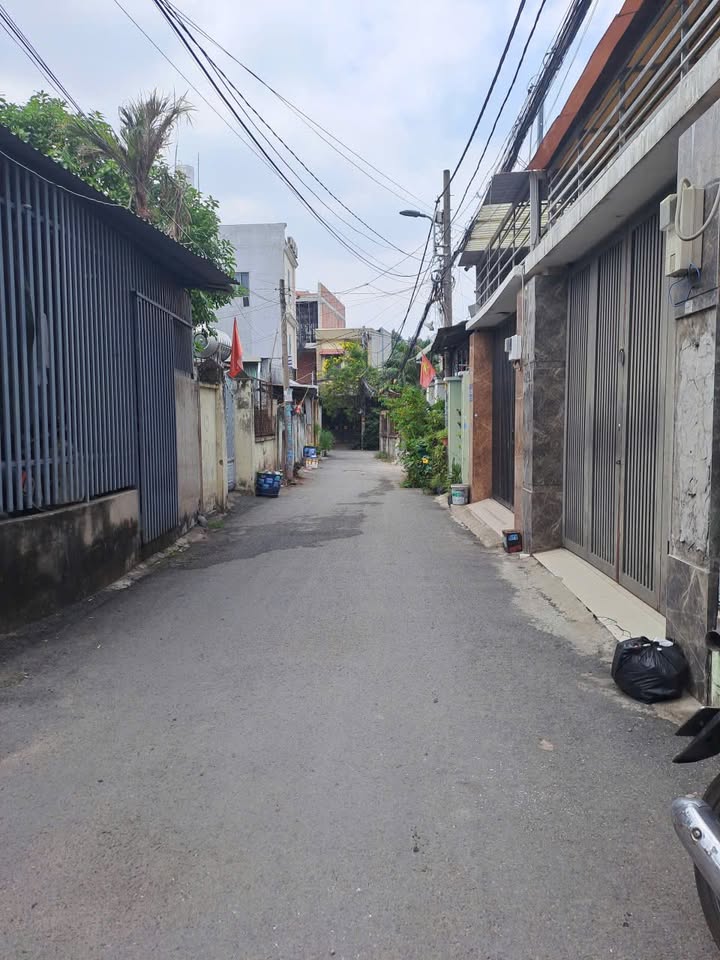 Nhà Riêng 130m² 3PN Sân Vườn Đường Số 7, Thủ Đức - Giá 9 Triệu