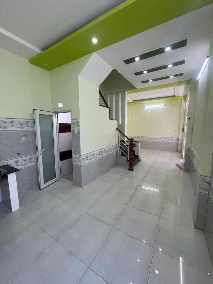 Nhà 2 Tầng Gò Vấp 29m² - Giá 3.5 Tỷ, Sát Emart2, Hẻm Xe Tải