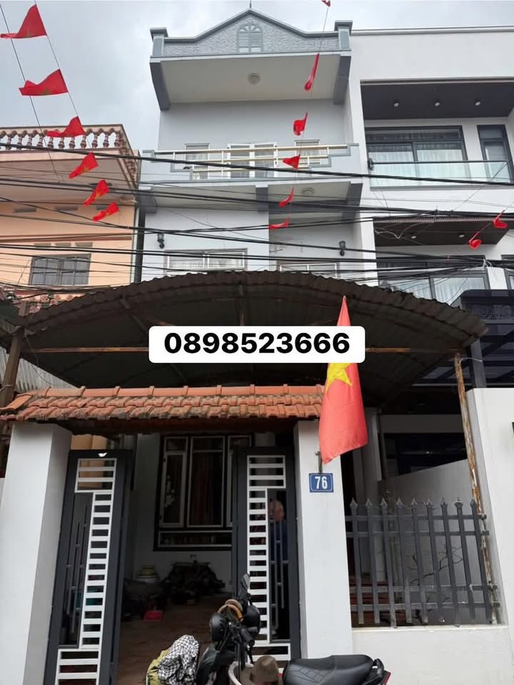 Nhà 3 Tầng + Hầm Mặt Đường Ba Sơn, Lạng Sơn - 128m², Giá Hơn 3 Tỷ