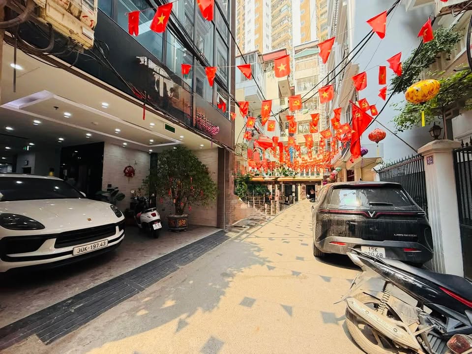 Nhà Phân Lô 110m² Trung Kính - Ô Tô Tránh, Kinh Doanh Đỉnh Cao - 30.5 Tỷ