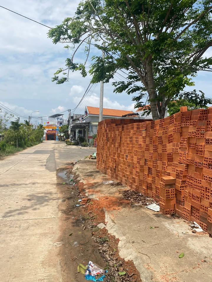 Đất TĐC Tây Hòa, Phú Yên - 110m² Giá 1 Tỷ - Sổ Đỏ Sẵn Sàng