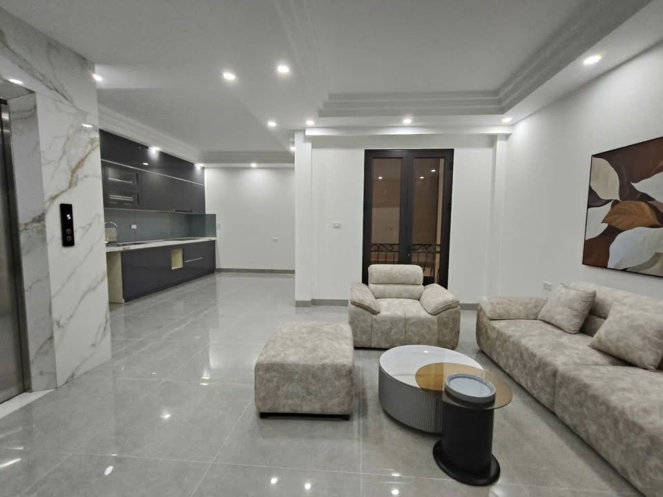 Bán Nhà 6 Tầng Thang Máy An Dương Vương, Tây Hồ - 54m², 15.2 Tỷ