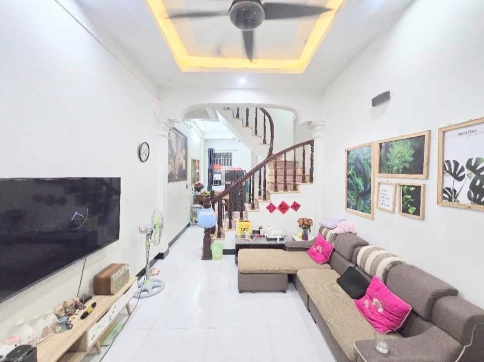 Nhà 36m² Phố Bằng Liệt, Hoàng Mai - 4 Tầng, 4 Ngủ, Sổ Vuông Giá 7.2 Tỷ